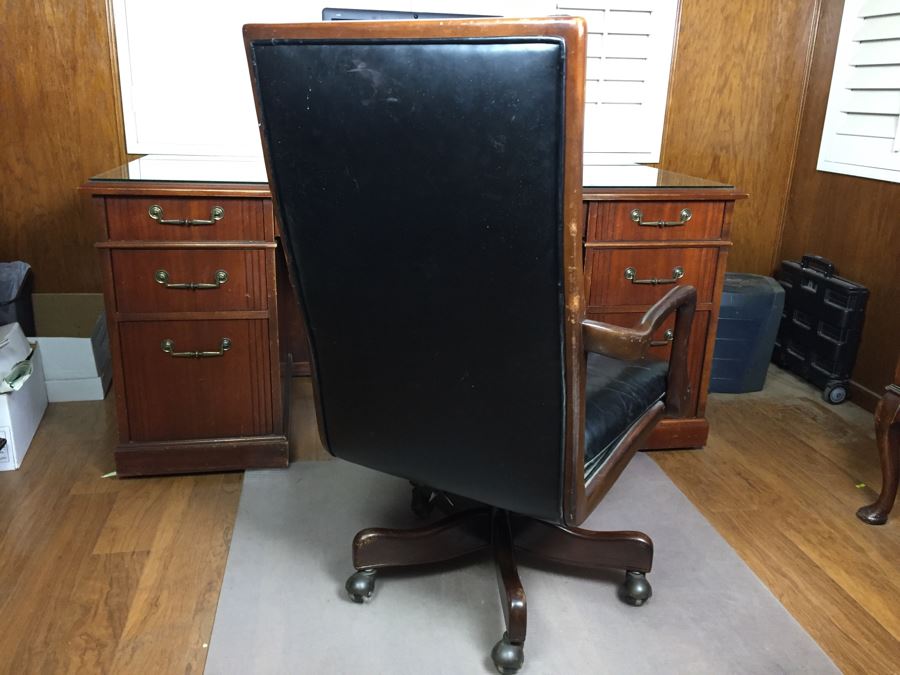Cabot Wrenn Executive Leather Desk Chair [Photo 7]