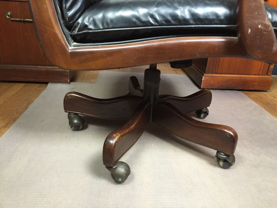 Cabot Wrenn Executive Leather Desk Chair [Photo 9]