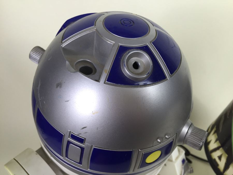 Contemporary Star Wars Lamp And R2-D2 Toy [Photo 10]
