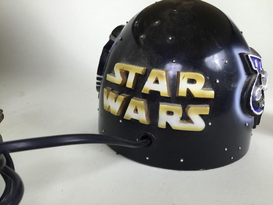 Contemporary Star Wars Lamp And R2-D2 Toy [Photo 4]