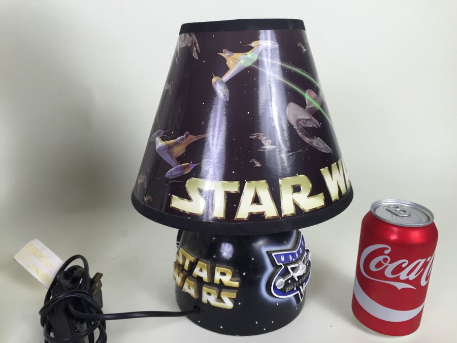 Contemporary Star Wars Lamp And R2-D2 Toy [Photo 2]