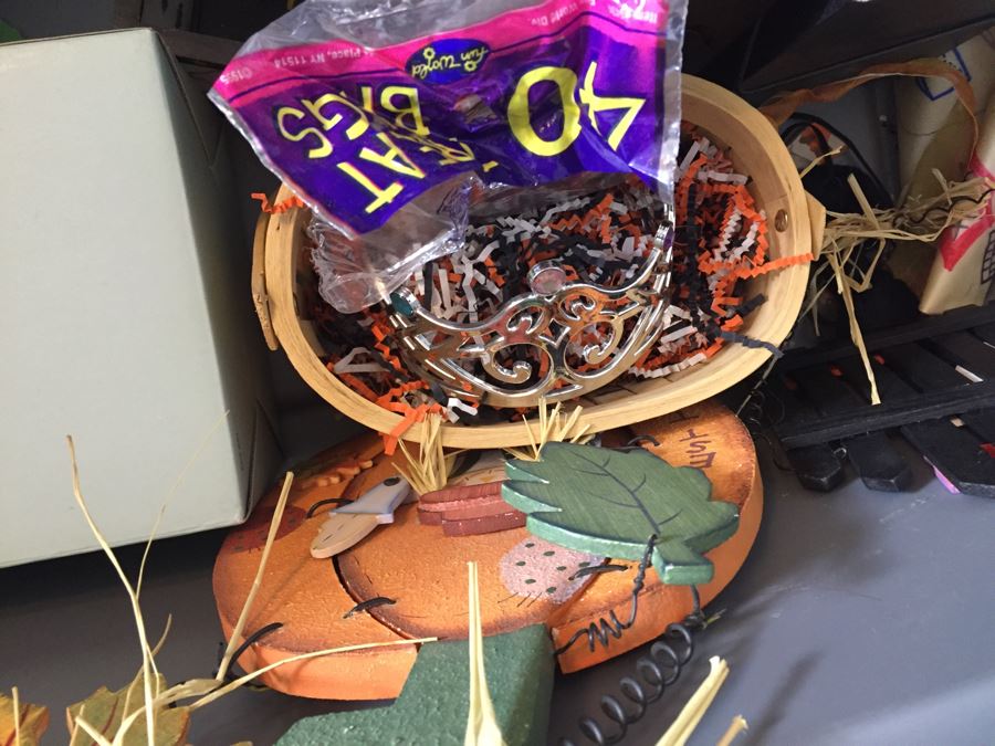 Huge Halloween Mask Costume And Decoration Lot [Photo 16]