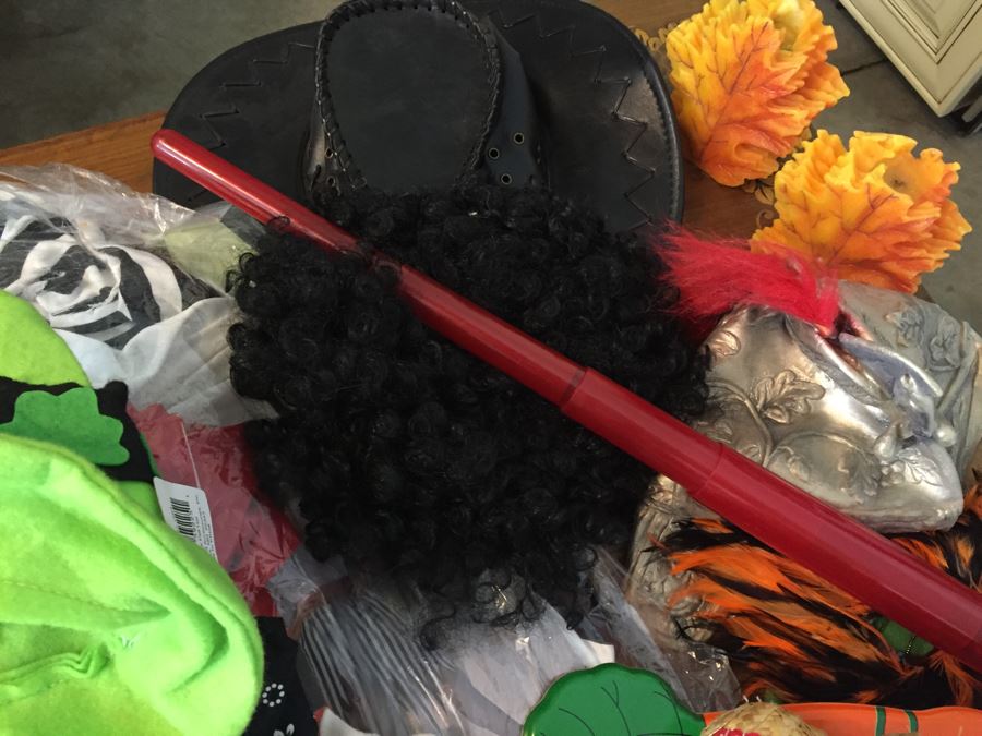 Huge Halloween Mask Costume And Decoration Lot [Photo 12]