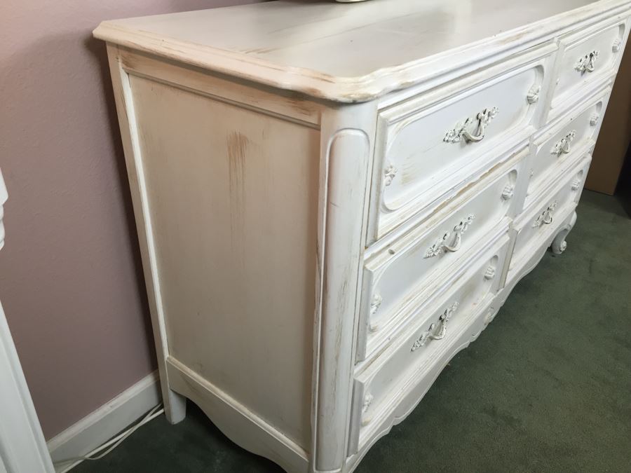 Shabby Chic White Bassett Furniture Dresser With Nightstand And Mirror [Photo 5]