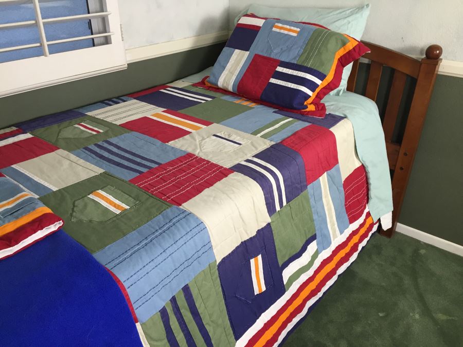 Ethan Allen Wooden Bed With Mattress Boxsprings And Nice Linens [Photo 8]