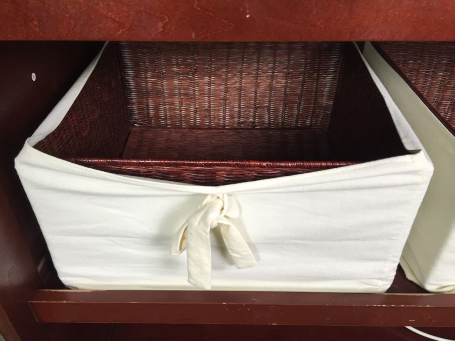 Wooden Baby Changing Table With Baskets [Photo 2]