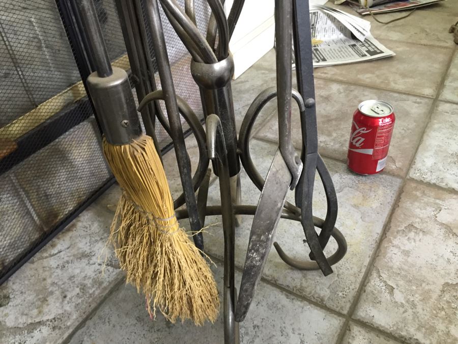 Fireplace Screen And Fireplace Tools [Photo 6]