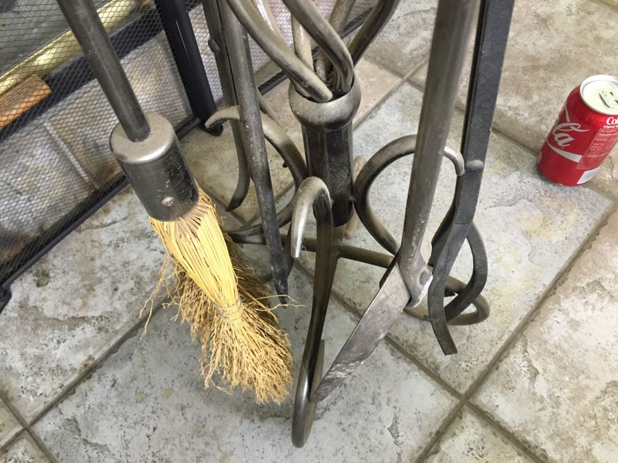 Fireplace Screen And Fireplace Tools [Photo 7]