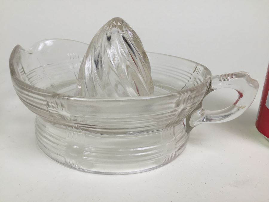 Pair Of Glass Juicers [Photo 2]