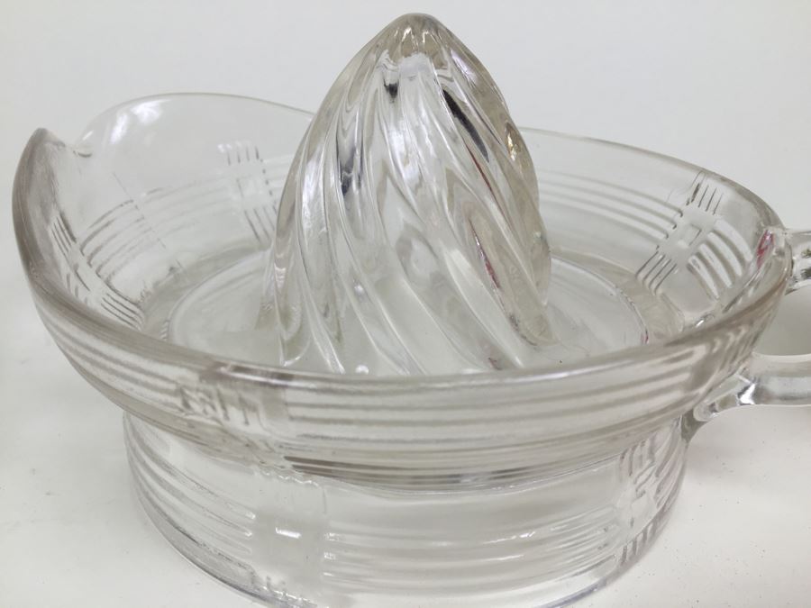 Pair Of Glass Juicers [Photo 5]