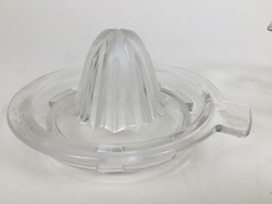 Pair Of Glass Juicers [Photo 3]