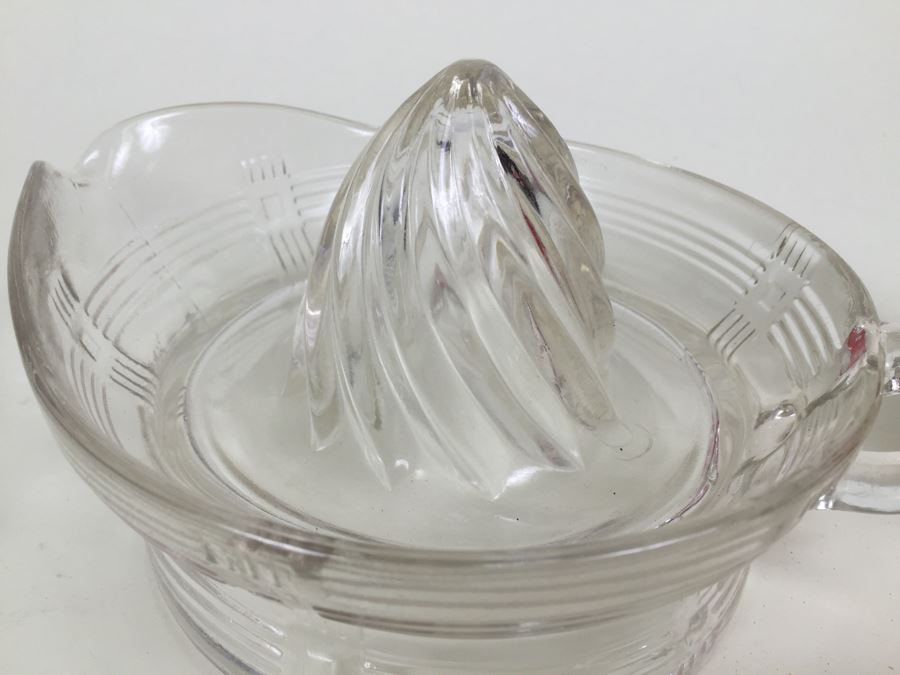 Pair Of Glass Juicers [Photo 4]