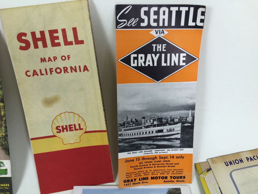 Vintage Collection Of Maps, Tourist Guides, Postcards, Military Photographs And Various Ephemera [Photo 4]