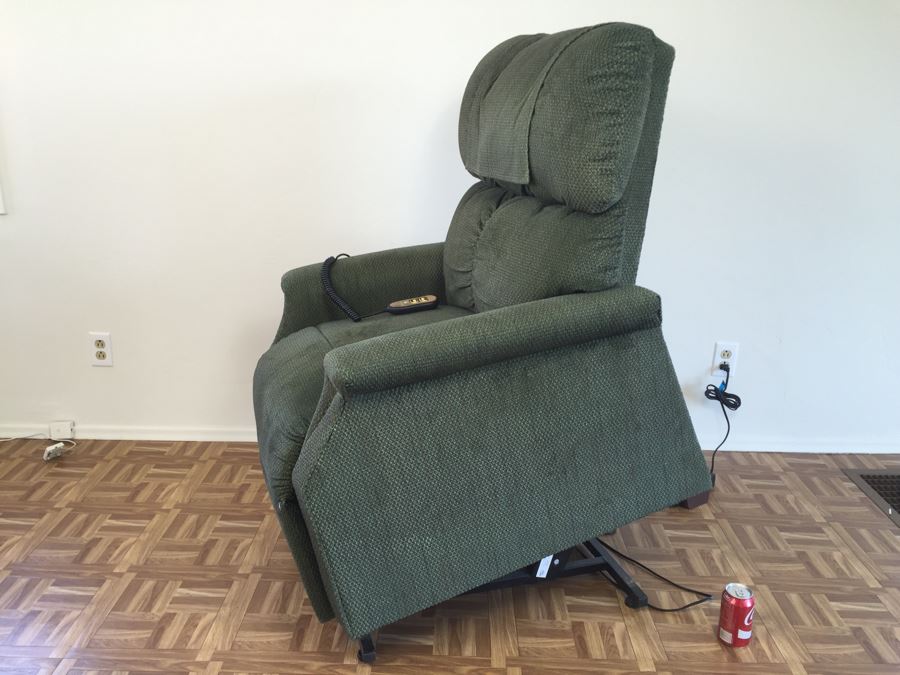 Golden Lift Chair From Healthy Back Retails $1,000+ [Photo 2]