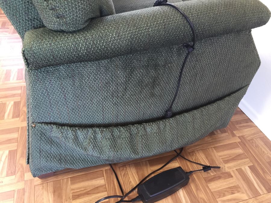 Golden Lift Chair From Healthy Back Retails $1,000+ [Photo 9]