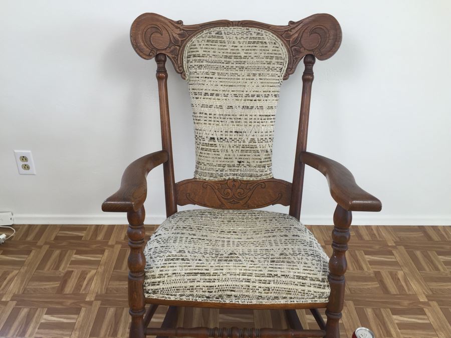 Old Oak Wooden Rocker Chair [Photo 5]