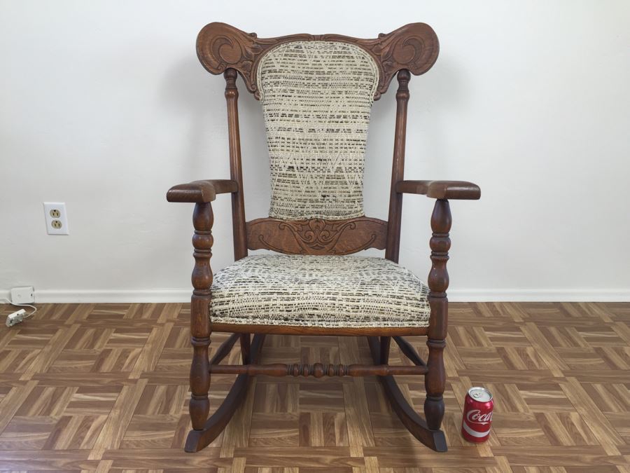 Old Oak Wooden Rocker Chair [Photo 4]