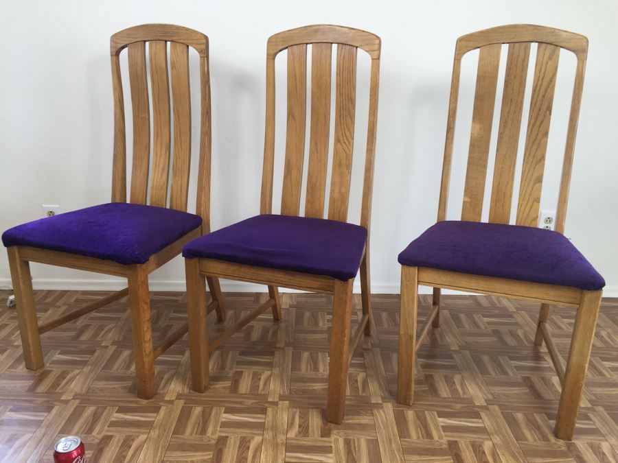 Set Of 3 Oak Curved Back Chairs [Photo 4]