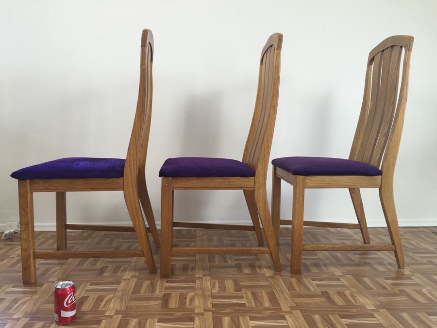 Set Of 3 Oak Curved Back Chairs [Photo 5]