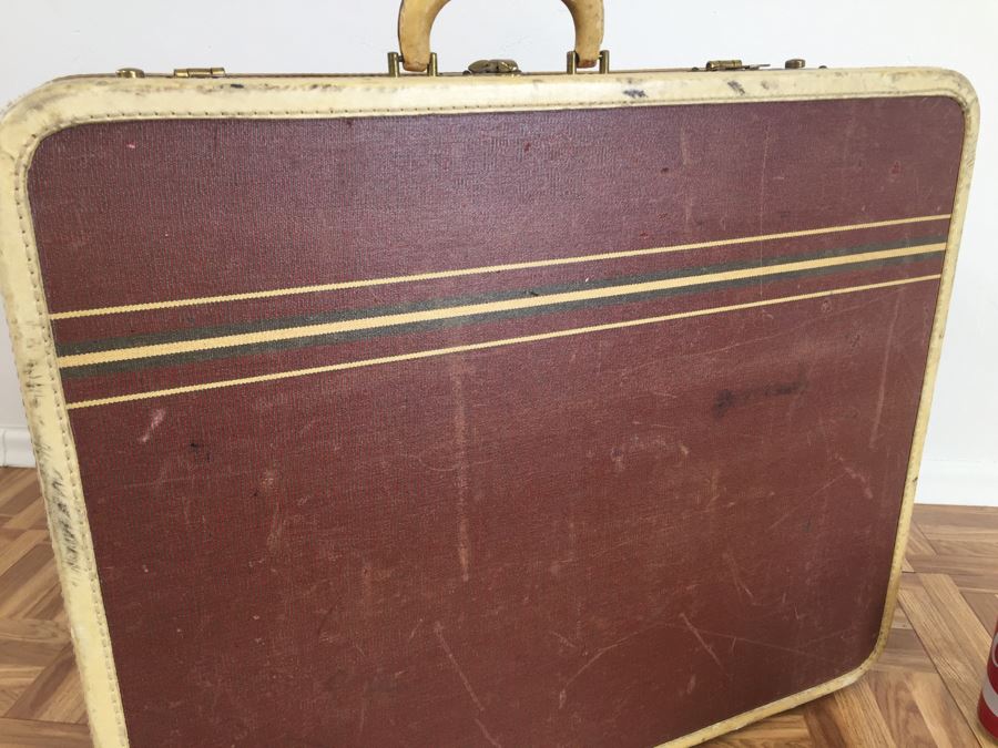 Vintage Oshkosh Satin Lined Luggage In Great Condition [Photo 4]