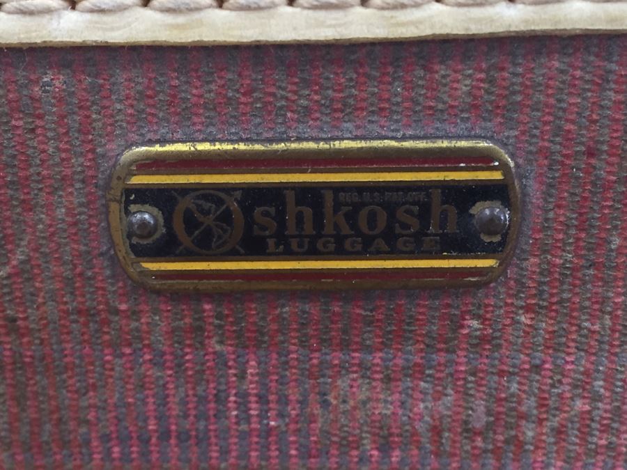 Vintage Oshkosh Satin Lined Luggage In Great Condition [Photo 3]