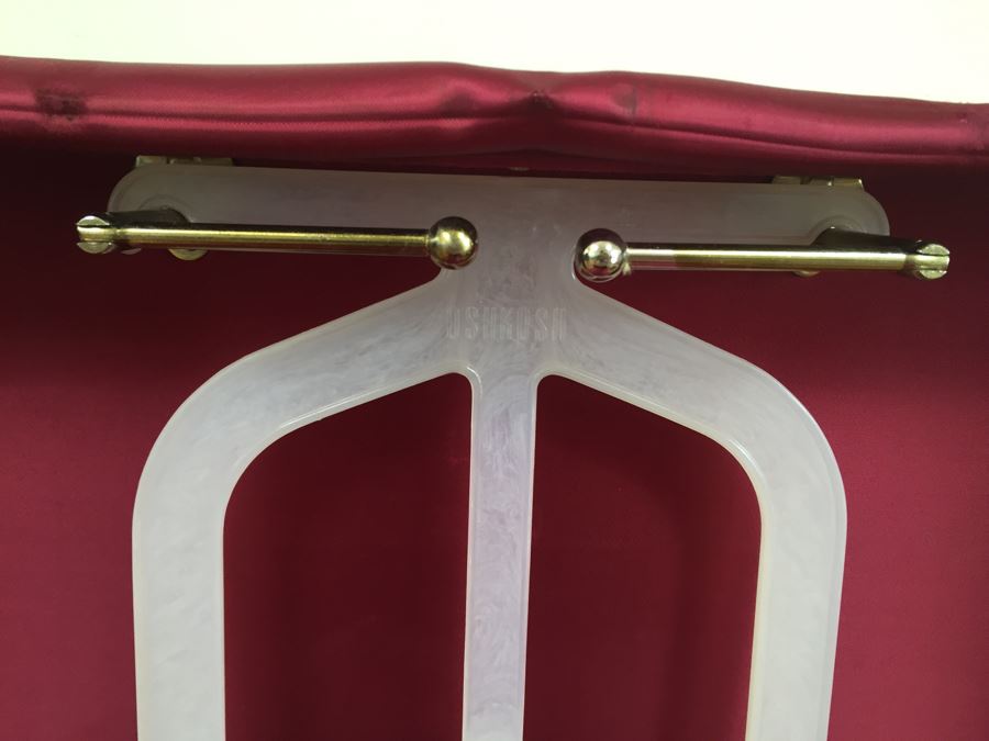 Vintage Oshkosh Satin Lined Luggage In Great Condition [Photo 16]