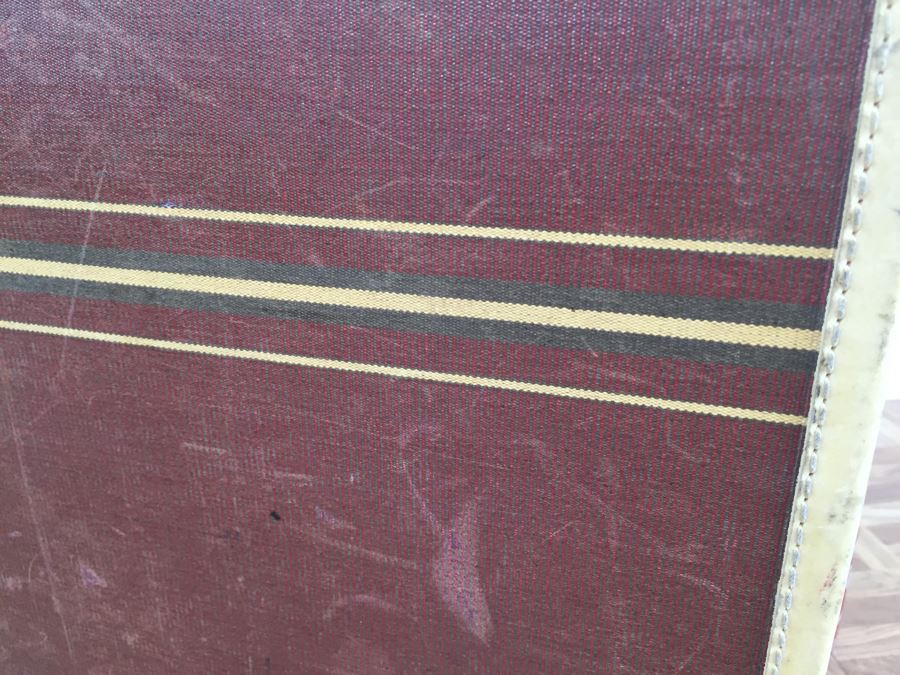 Vintage Oshkosh Satin Lined Luggage In Great Condition [Photo 8]