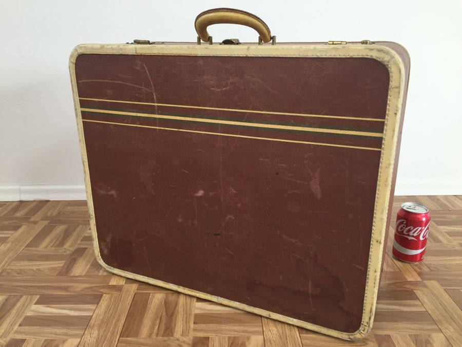 Vintage Oshkosh Satin Lined Luggage In Great Condition [Photo 7]
