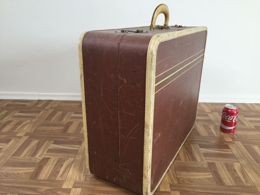 Vintage Oshkosh Satin Lined Luggage In Great Condition [Photo 9]