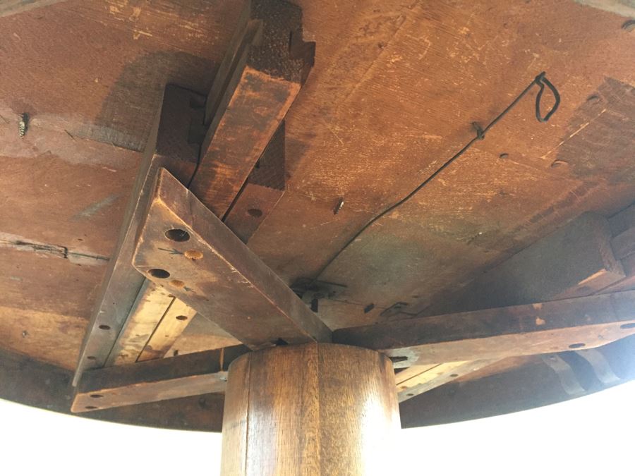Antique Tiger Oak Pedestal Table With Claw Feet [Photo 7]