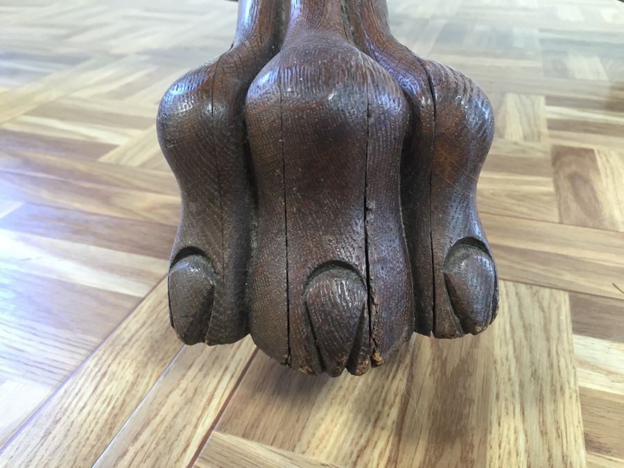 Antique Tiger Oak Pedestal Table With Claw Feet [Photo 10]