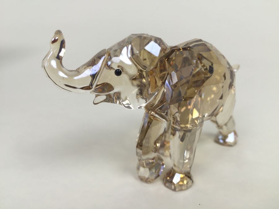 Swarovski Crystal Society SCS 2013 Young Baby Elephant Cub Gold With Original Box [Photo 3]
