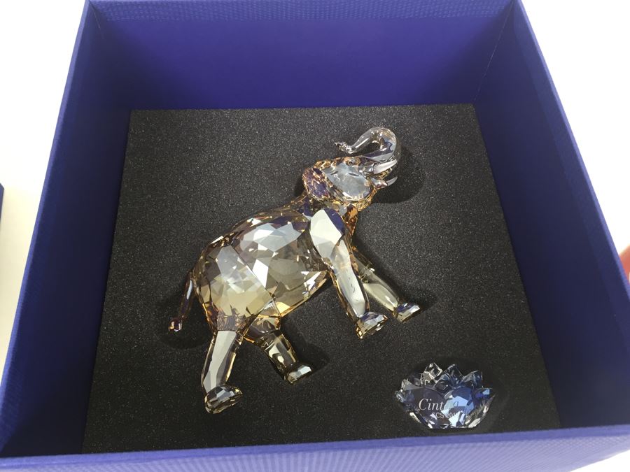 Swarovski Crystal Society SCS 2013 Elephant CINTA With Original Box And COA Retails $570 [Photo 2]