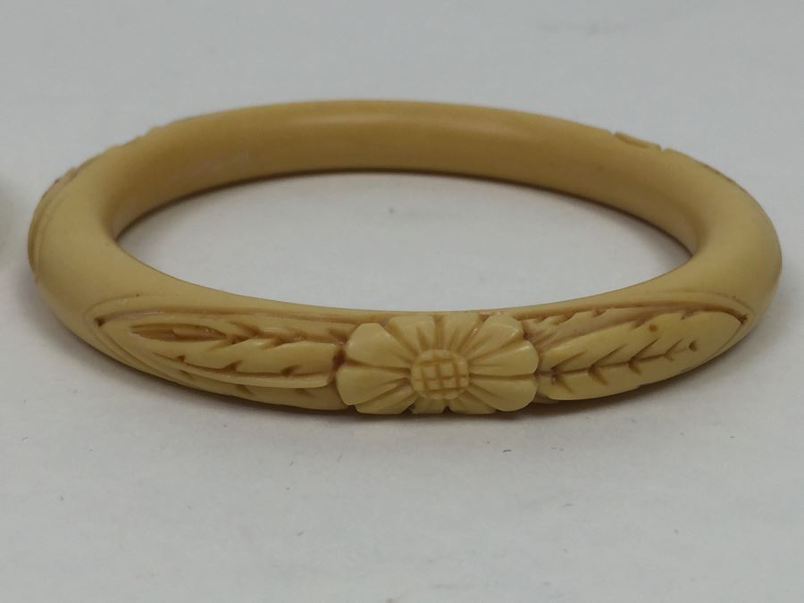 Pair Of Carved Celluloid Bangles Bracelets [Photo 6]