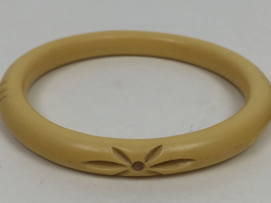 Pair Of Carved Celluloid Bangles Bracelets [Photo 7]