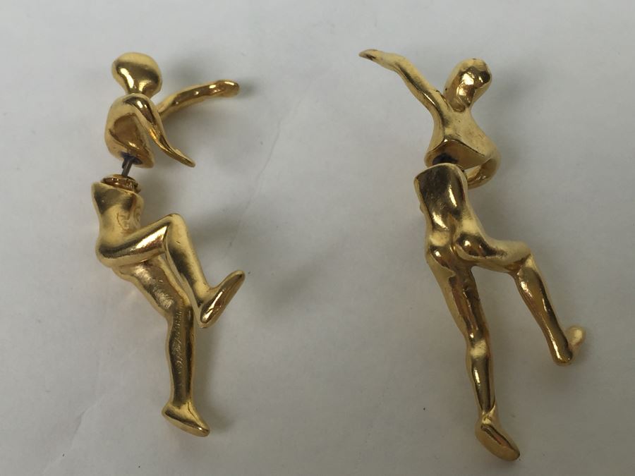 Gold Signed Figure Earrings [Photo 3]