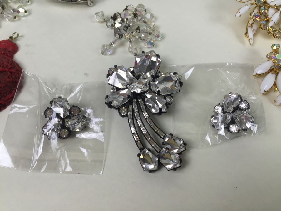 Costume Jewelry Lot [Photo 16]