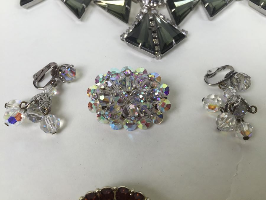 Costume Jewelry Lot [Photo 7]