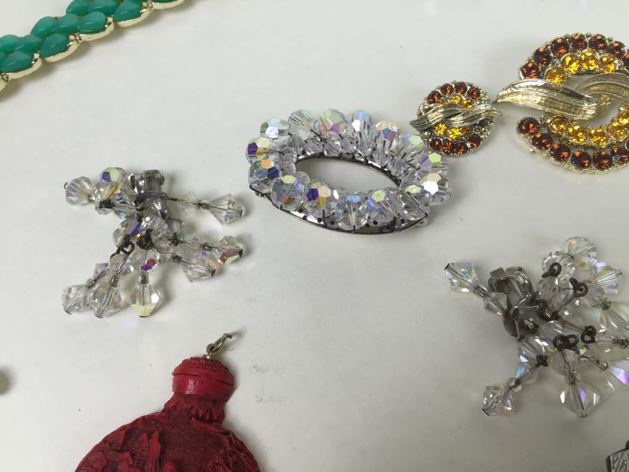 Costume Jewelry Lot [Photo 17]