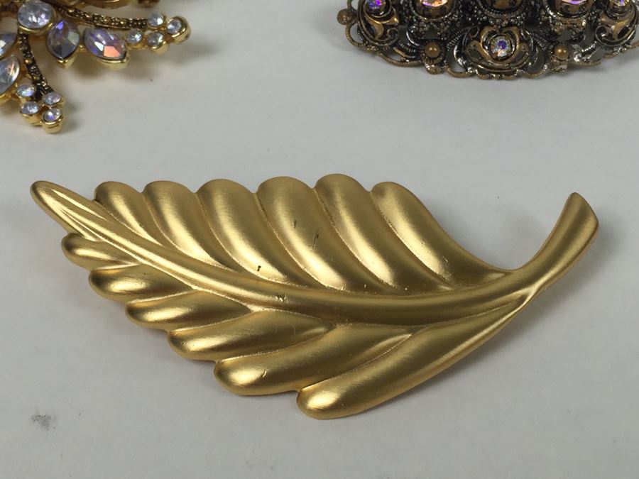 Costume Jewelry Lot [Photo 11]