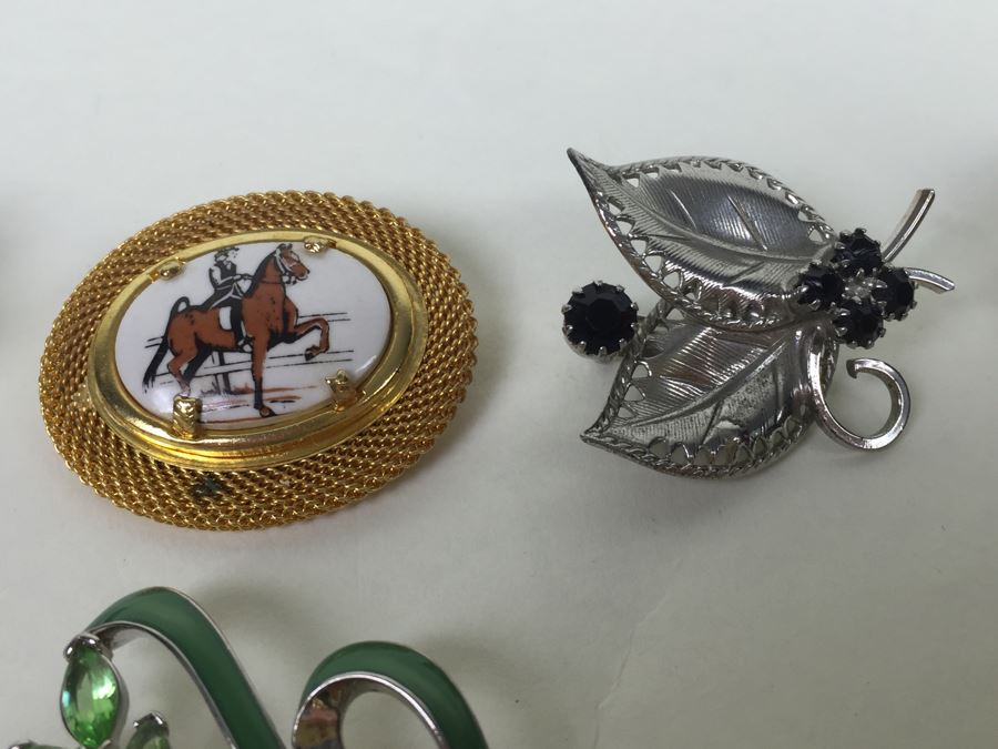 Costume Jewelry Lot [Photo 18]