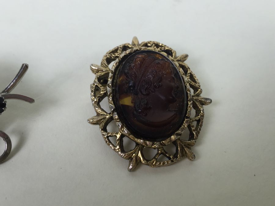 Costume Jewelry Lot [Photo 20]