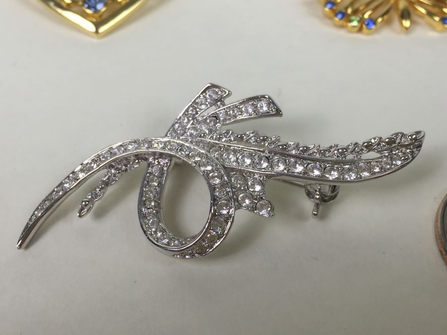 Costume Jewelry Lot [Photo 26]