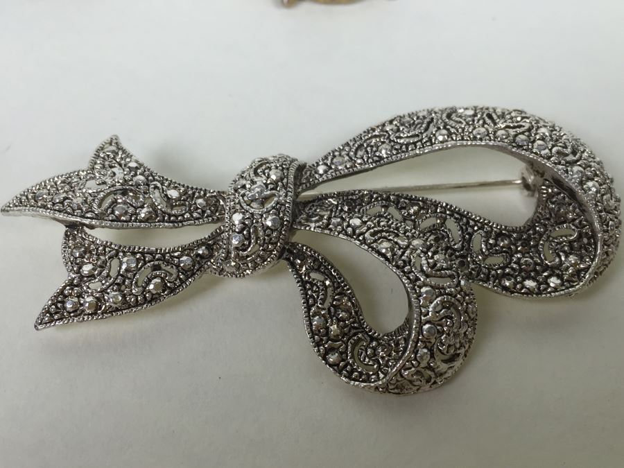 Costume Jewelry Lot [Photo 21]