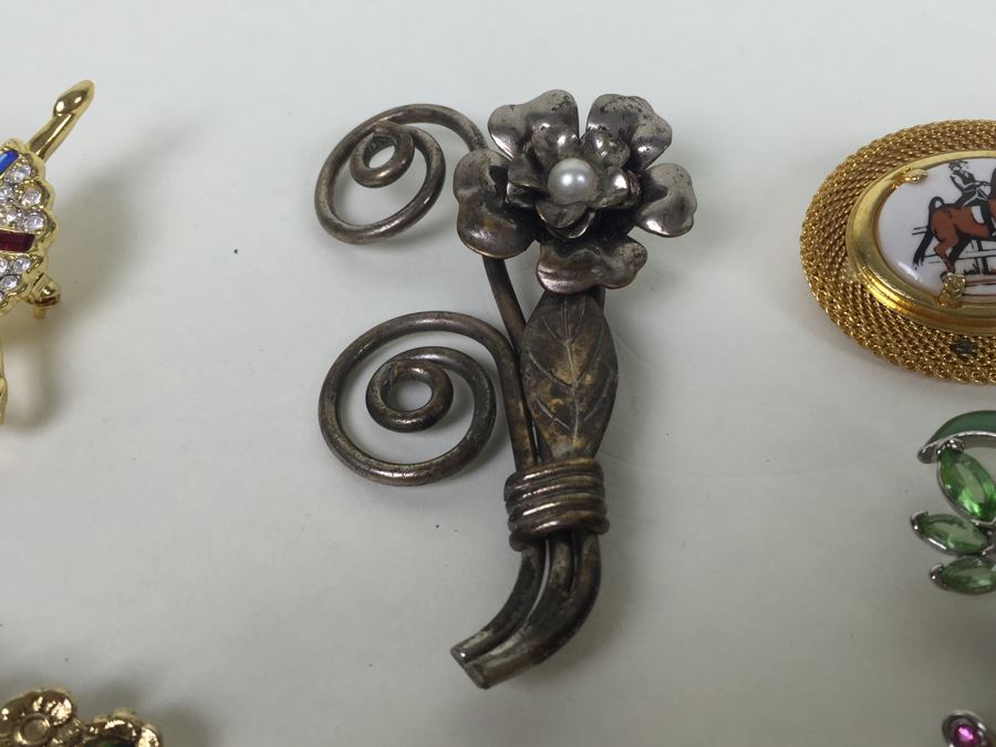 Costume Jewelry Lot [Photo 16]