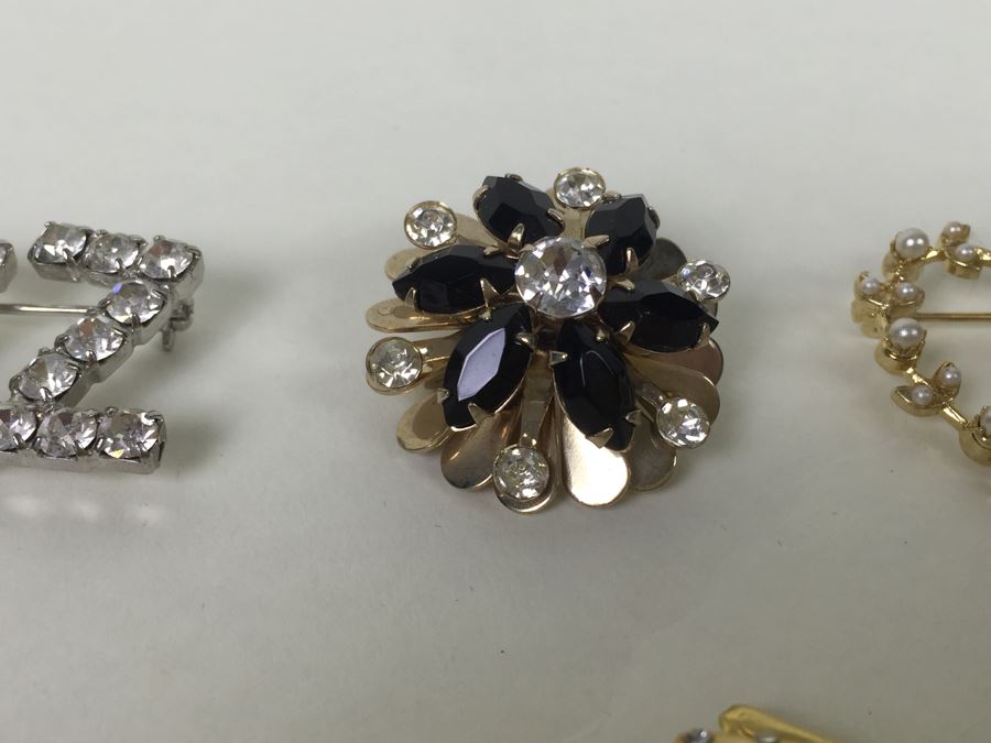 Costume Jewelry Lot [Photo 15]