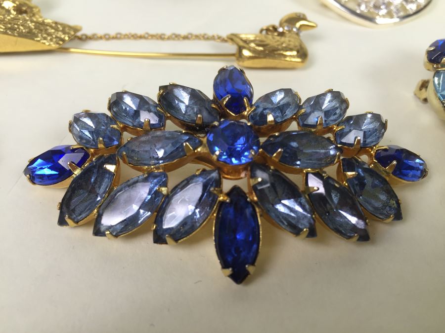 Costume Jewelry Lot [Photo 2]