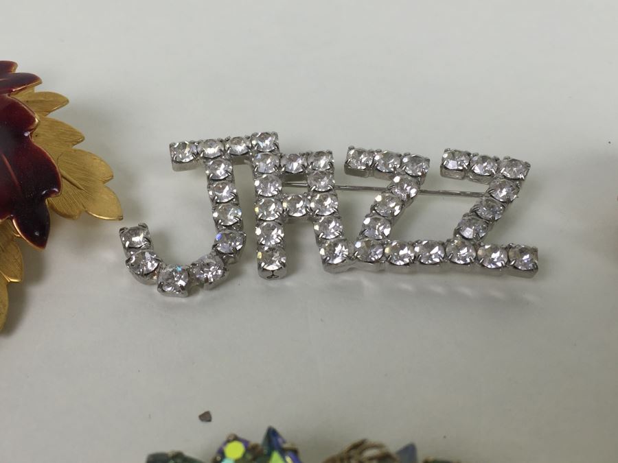 Costume Jewelry Lot [Photo 14]