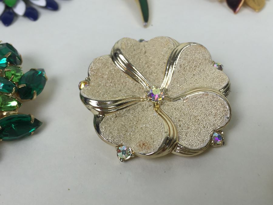 Costume Jewelry Lot [Photo 9]