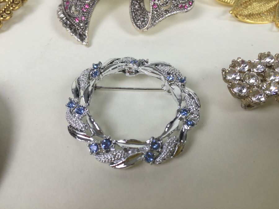Costume Jewelry Lot [Photo 16]